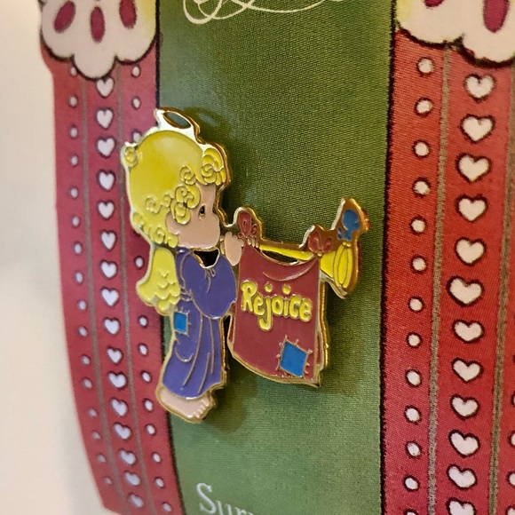 Vintage Precious Moments Pin Rejoice O Earth Angel with Trumpet 1995 - Picture 4 of 11